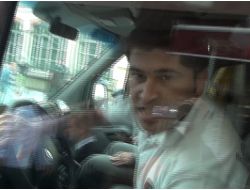 Ambulans Şoföründen Gazeteciye Çirkin Saldırı