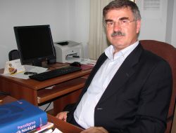 Profesöre Hakaret Eden Mhp Genel Başkan Yardımcısı'na Hapis Ve Tazminat Cezası