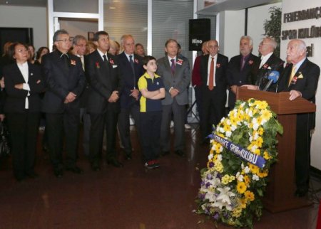 Atatürk Fenerbahçe'de de Törenle Anıldı