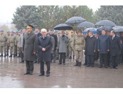 Hakkari'de Atatürk'ü Anma Törenleri Yağmur Altında Yapıldı