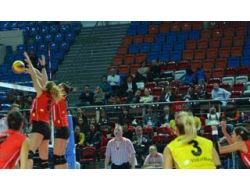 Vakıfbank: 3 - Bakırköy Belediyesi Yeşilyurt: 0