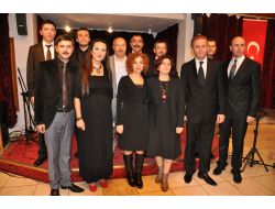 Azeri Müziği Dinleyenleri Mest Etti