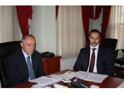 Vali Özçimen, 13 Yıl Önce Meydana Gelen Depremi Hatırlattı