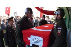 Bartınlı Şehidi İkiz Kardeşi Gözyaşlarıyla Uğurladı