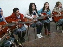 Muş'ta Ücretsiz Bağlama Ve Gitar Kursu Açıldı