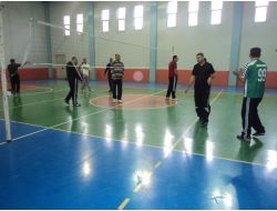 Veliler Voleybol Turnuvasında Yarışıyor