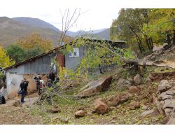 Dağdan Kopan Kaya, Mahalle Halkını Korkuttu