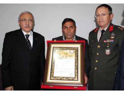 Şehit Erin Ailesine Şehadet Belgesi