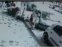 Alışveriş Yapan Kadınların Ezildiği Kaza Kamerada