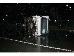 Sağanak Yağışda Kontrolün Kaybeden Araç 20 Metre Sürüklendi