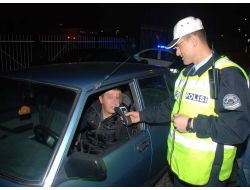 Sürücüler Alkollü Araba Kullanmaktan Vazgeçmiyor