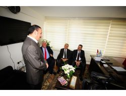 Vali Kıraç Ve Başkan Kocaoğlu Kemeraltı Derneği'ni Ziyaret Etti