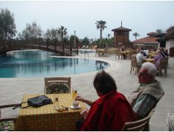 Yüksek Gelire Sahip Yaşlı Rus Turistler Kışı Geçirmek İçin Antalya'ya Geliyor