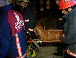 İtfaiye Zorluklar İçersinde Genci Düştüğü Dereden Kurtardı