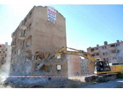 Çevre Bakanlığı, Riskli Binaların Tapusuna 'Şerh' Düşüyor