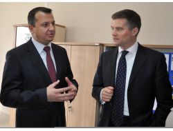 İngiliz Bakan: Türkiye'nin Yasa Dışı Güçle Mücadelesi Çok Etkileyici