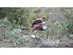 Traktör Şarampole Yuvarlandı: 1 Yaralı