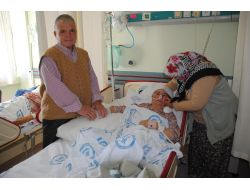 'Geçmiş Olsun' Ziyareti, Yaşlı Hastaların İyileşmesine Yardım Ediyor