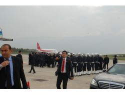 Başbakan Cengiz Topel Havalimanı'na İndi