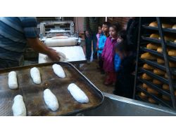 Minikler, Ekmeğin Nasıl Pişirildiğini Gördü