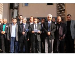 Hizmet İş Sendikası Üyeleri Belediyeye Konulan Hacize Tepki Gösterdi