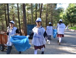 Öğrenciler, Belediye İle Beraber Çevre Temizliği Yaptı