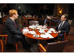 Medvedev, Finlandiya Eski Liderine Kedi Hediye Edecek