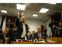 Chp Meclis'te Gazlı Eylem Yaptı, Herkes Öksürdü