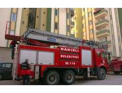 Yangına Geç Müdahale Eden İtfaiyeye Vatandaştan Tepki