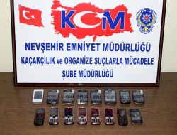 Motosiklette 16 Kaçak Cep Telefonu Ele Geçirildi