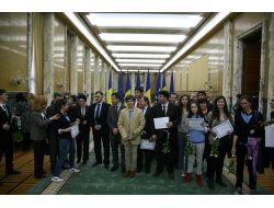 Romanya Eğitim Bakanından Türk Okulu Eğitimcilerine Alkış