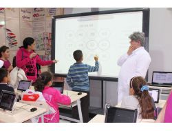 Kitaplar Artık Öğretmenlerin Cebinde