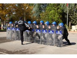 Zabıta ‘robocop’ Oldu, Çevik Kuvvet'i Aratmadı