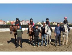 Denizli’de Çocuklar Ata Sporu Biniciliği Öğreniyor