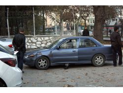 Bursa'da Motorize Polis Ekibi Kaza Yaptı: İki Yaralı