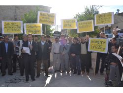 Anadolu Gençlik Derneği Üyeleri, İsrail'in Gazze Saldırısını Kınadı