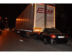 Alkollü Sürücünün Aracı Tır'ın Altına Girdi: 2 Ölü