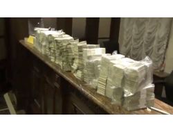 Rusya’da Havuza Gizlenen Milyonlarca Dolar Şaşırttı