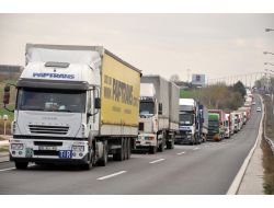 Kapıkule Yolundaki Tır Kuyruğu Edirne’ye Ulaştı