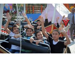 Gerginlik Yaşanan Mahallelerin Çocukları Lunaparkta Eğlendi