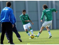 Bursasporlu Futbolcular Sabah Çalıştı, Öğlen Kebapçıda Stres Attı