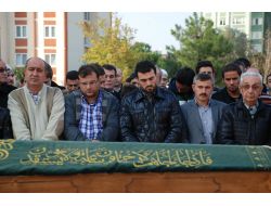 Hakan Ünsal, Ağabeyinin Cenazesinde Gözyaşına Hakim Olamadı