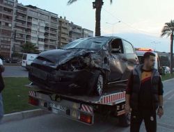 İzmir'de Meydana Gelen Kazada 8 Kişi Yaralandı