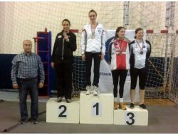 Milli Eskrimci Gökçe Günaç’tan Altın Madalya