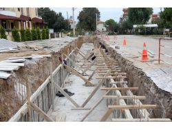 Burhaniye’de Altyapı Çalışmaları Devam Ediyor