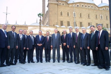 Başbakan Ali Paşa Camisi’ni Ziyaret Etti