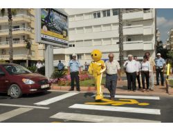 Antalya'da Sürücüler ‘yaya Önceliği Ve Güvenliği’ Hakkında Bilgilendiriliyor