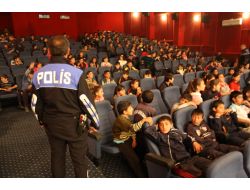 Öğrenciler, Çanakkale 1915 Filmini Polis Abi Ve Ablalarıyla Seyretti