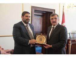 Gazze Belediye Başkanı: İsrail Kan Kusuyor