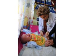 6 Aydan Küçük Çocukların Yanağından Öpülmesi Boğmacaya Davetiye Çıkarıyor